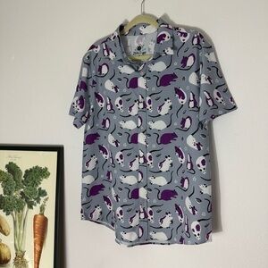 Zealli Art gray and purple rat print short sleeve button up size Large